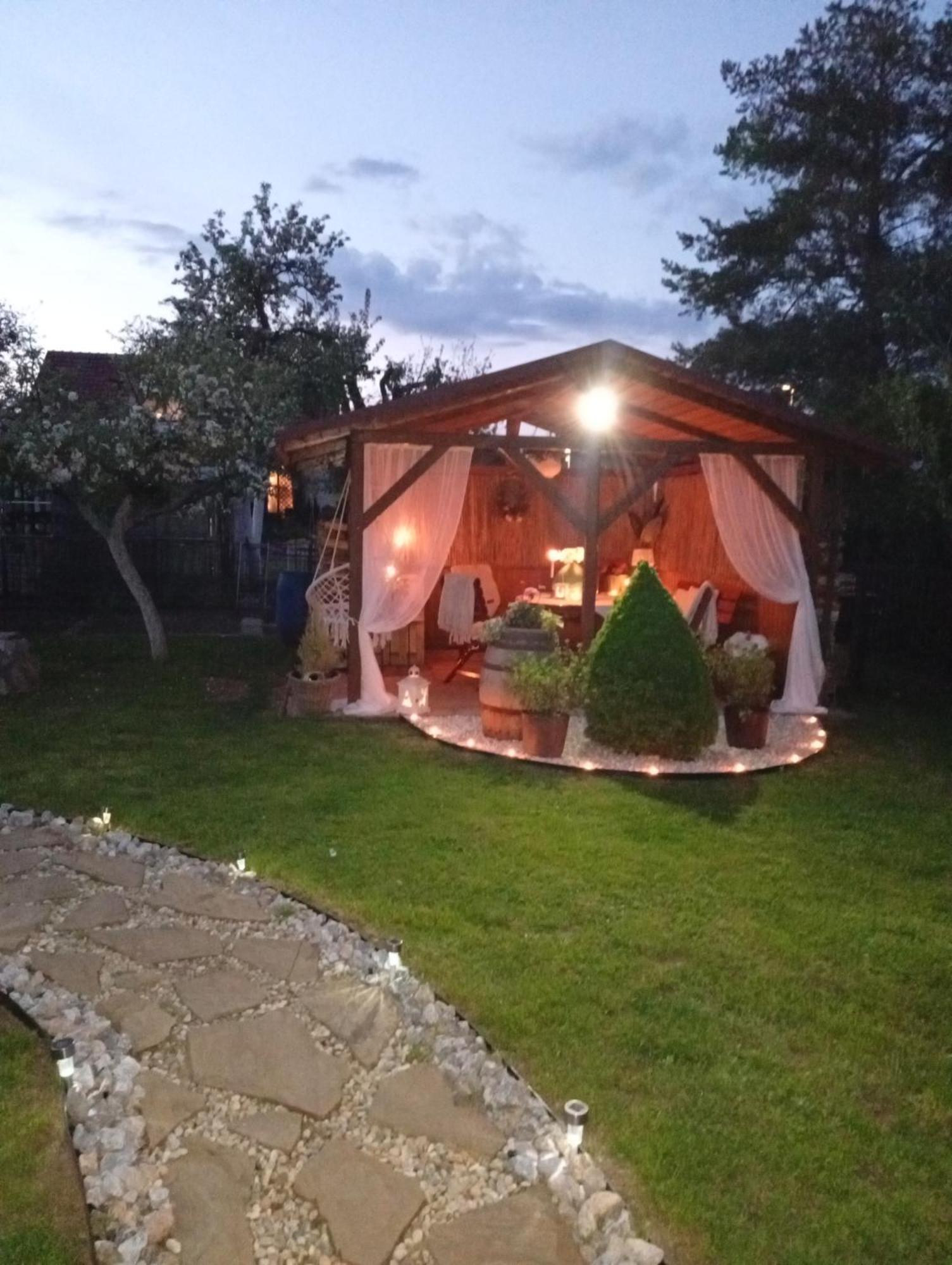 Heavens Embrace - Apartman S Galeriou A Terapiami Pri Slovenskom Raji Pre 4 Osoby